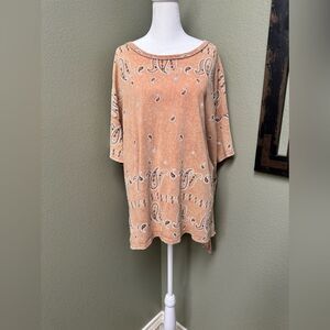 Easel paisley print 3/4 sleeve side slit tunic top
